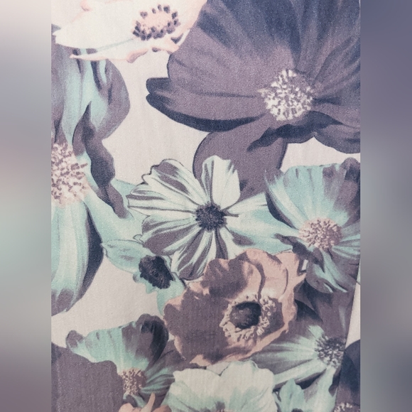 Falls Creek Floral Top Size XL - Picture 4 of 11